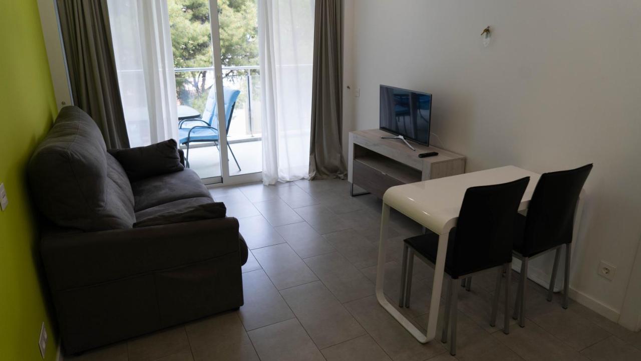 Apartamentos Sofia Бенидорм Екстериор снимка