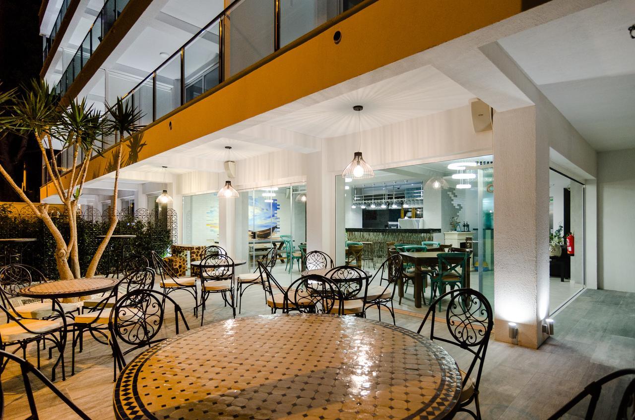 Apartamentos Sofia Бенидорм Екстериор снимка